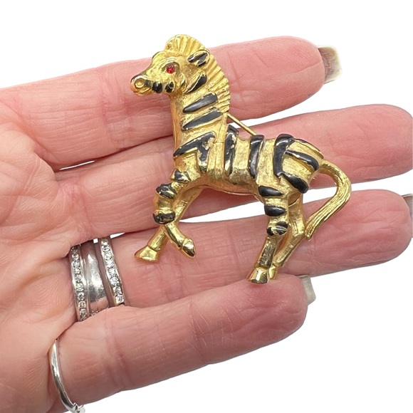 Vintage Gold & Black Stripe Zebra Figural Brooch - Picture 5 of 6